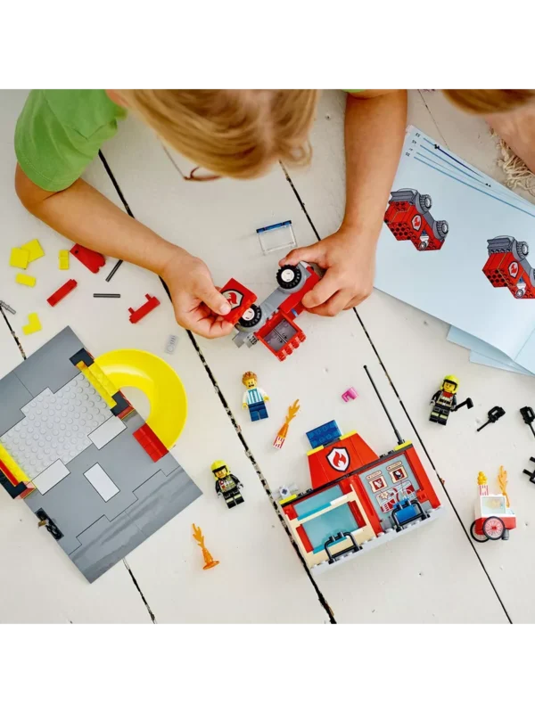 Lego 60375 Город Пожарная часть и пожарная машина