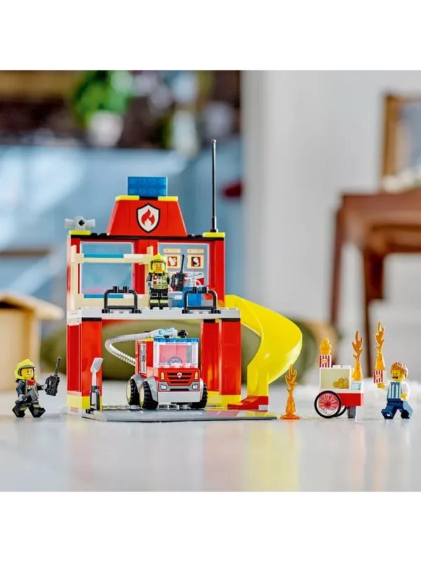 Lego 60375 Город Пожарная часть и пожарная машина