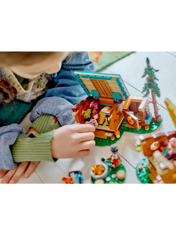 Lego 42624 Подружки Спортивный лагерь: уютные домики