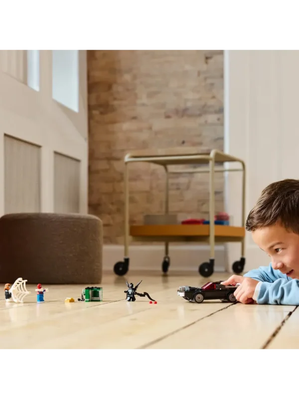 Lego 76309 Супер Герои Человек-паук против автомобиля Венома