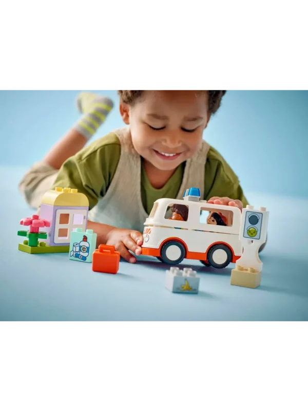 Lego 10447 Дупло Скорая помощь с водителем