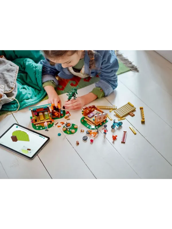 Lego 42624 Подружки Спортивный лагерь: уютные домики