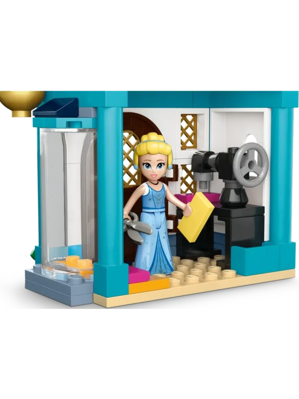 Lego 43246 Принцессы Дисней Приключения на рынке