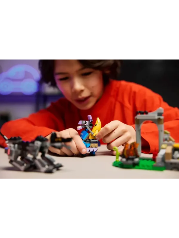Lego 77075 Fortnite Лагерь Банана и Ремонтницы