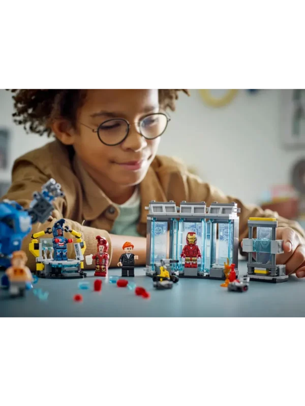 Lego 76315 Супер Герои Лаборатория Железного человека: зал брони