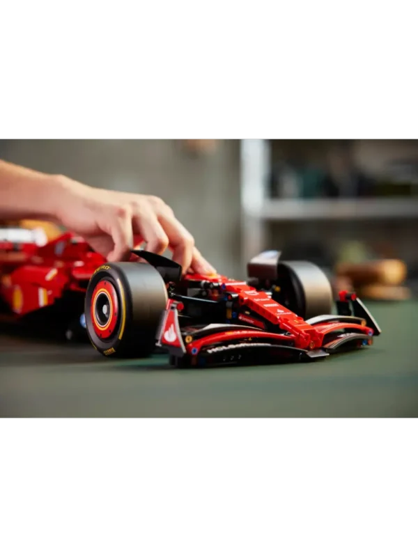 Lego 42207 Техник Болид Ferrari SF-24 F1
