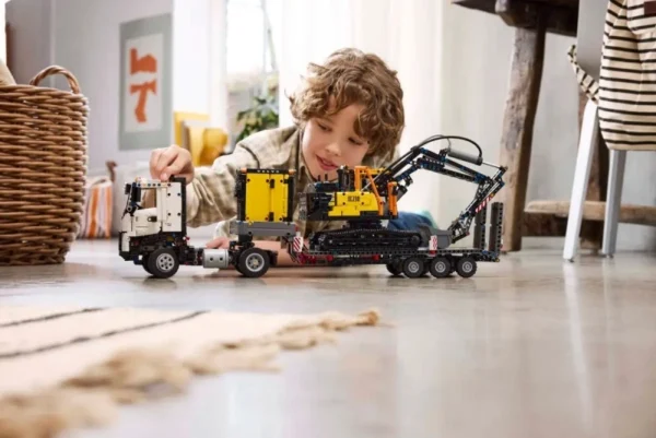Lego 42175 Техник Грузовик Volvo FMX и экскаватор EC230