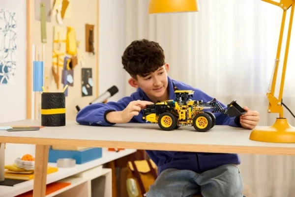 Lego 42209 Техник Колесный погрузчик Volvo L120 Electric