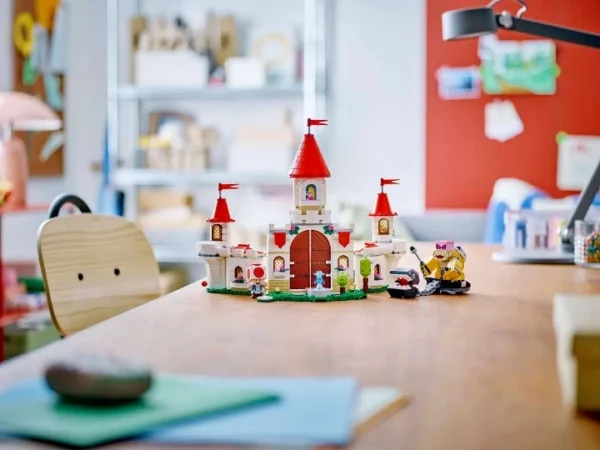 Lego 71435 Super Mario Битва с Роем в замке Пич