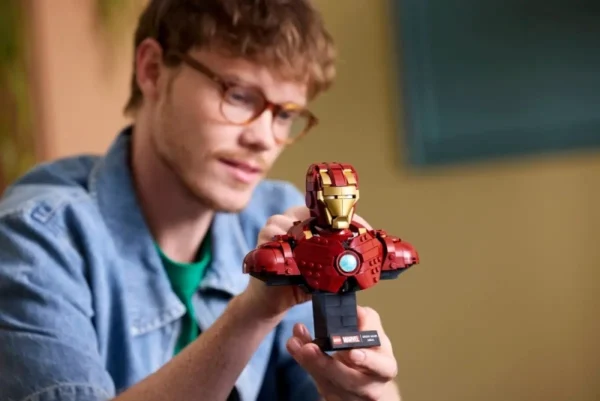 Lego 76327 Супер Герои Бюст Железного человека: MK 4