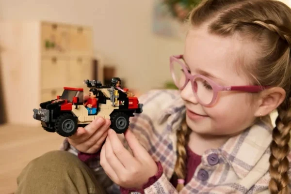 Lego 76972 Jurassic World Побег от раптора в бездорожье