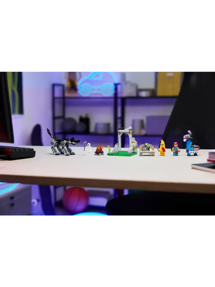 Lego 77075 Fortnite Лагерь Банана и Ремонтницы — изображение 3