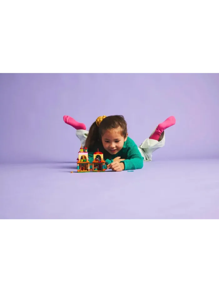 Lego 43261 Принцессы Дисней Мини-дом «Энканто» — изображение 3