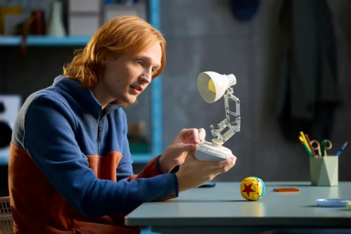Lego 21357 Ideas Disney Pixar Luxo Jr. - Image 4