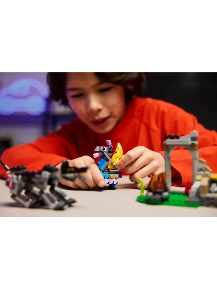 Lego 77075 Fortnite Лагерь Банана и Ремонтницы — изображение 4
