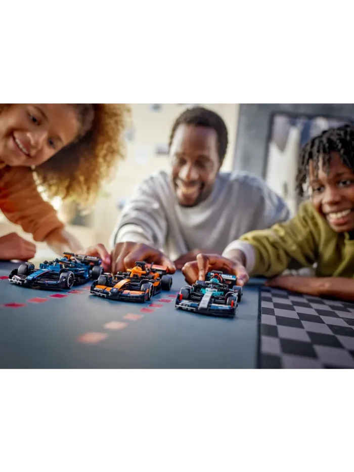 Lego 77244 Speed Champions Болид Mercedes-AMG F1® W15 - Image 4