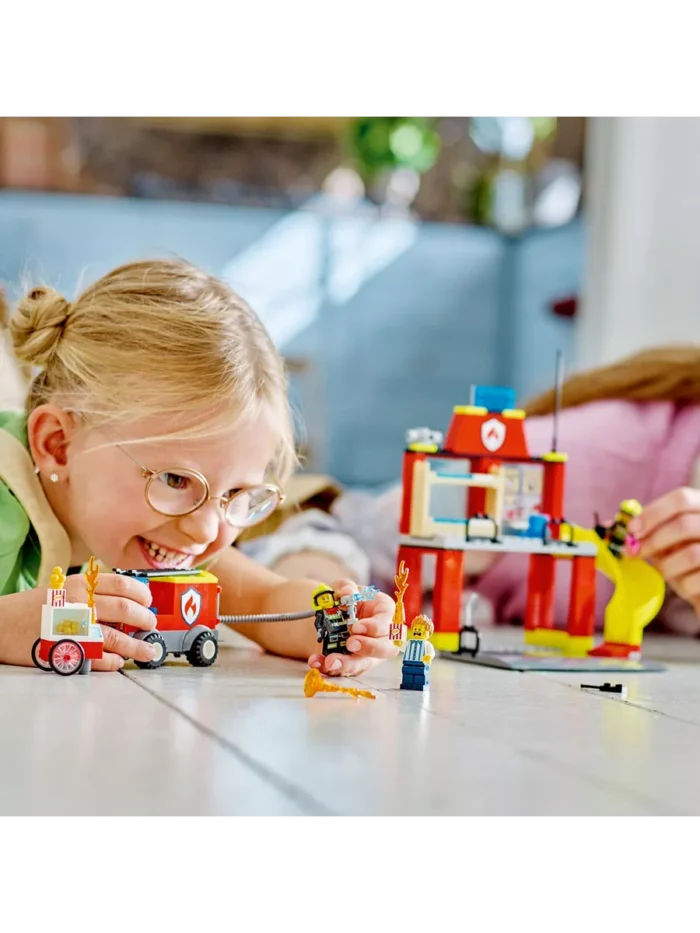 Lego 60375 Город Пожарная часть и пожарная машина - Image 3