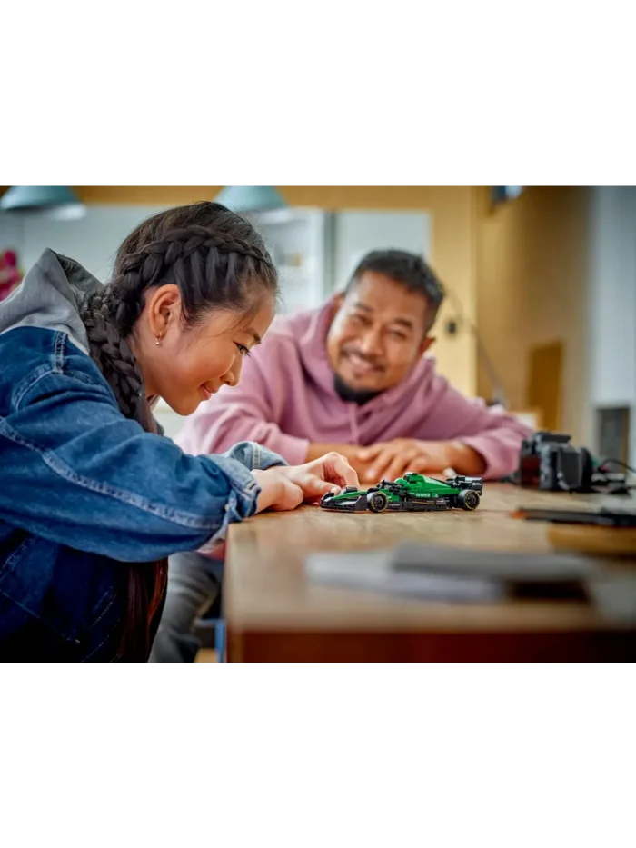 Lego 77245 Speed Champions Болид Aston Martin Aramco F1® AMR24 - Image 5