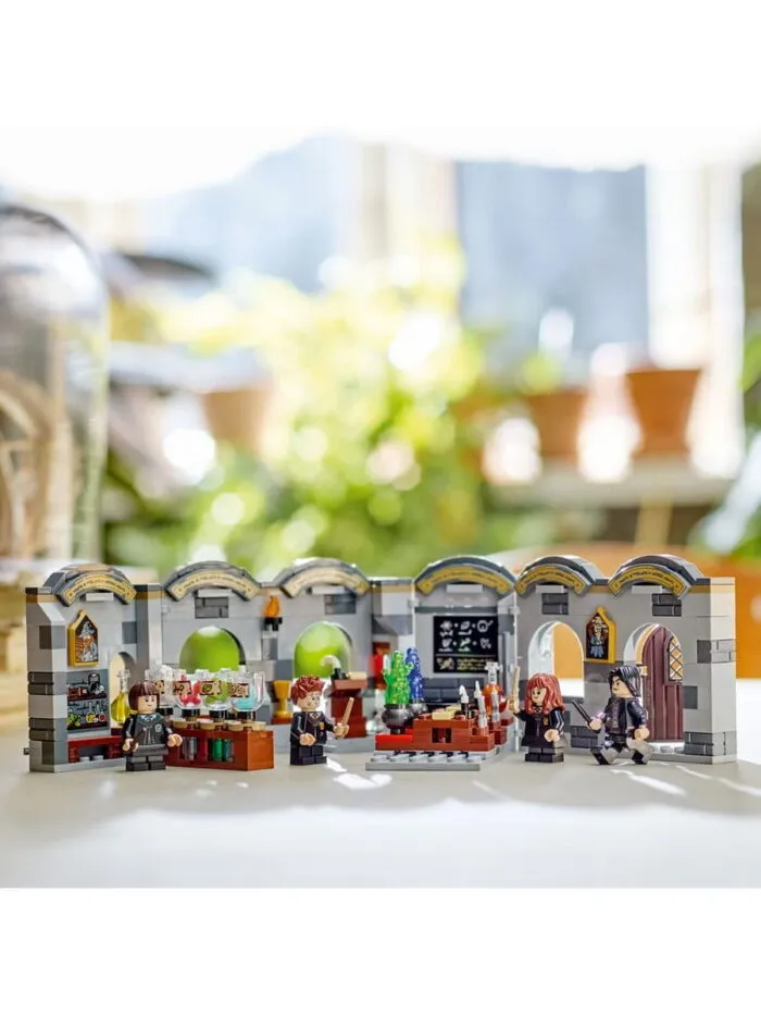 Lego 76431 Гарри Поттер Замок Хогвартс: класс зельеварения — изображение 4