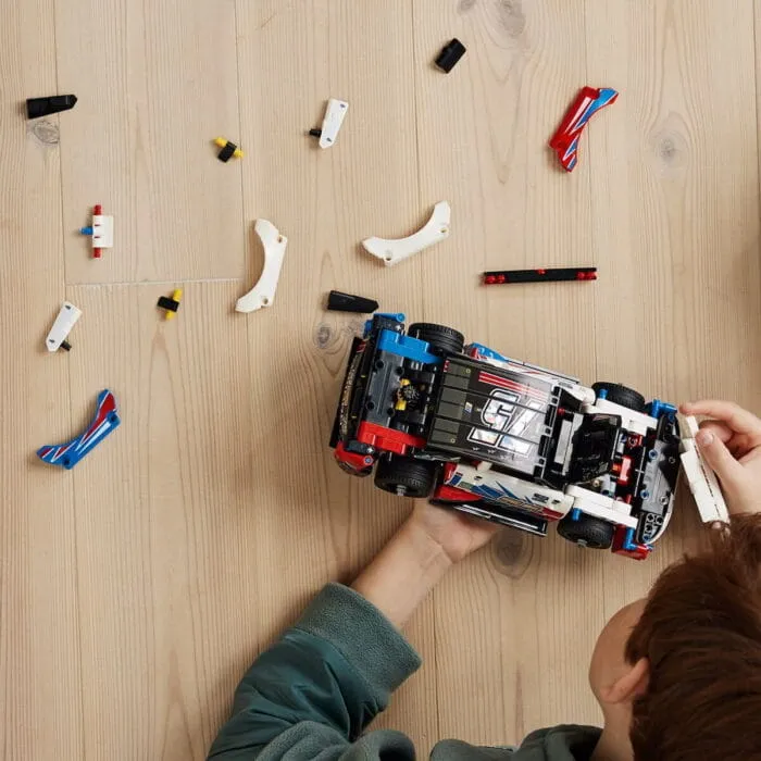 Lego 42153 Техник Шевроле Камаро ZL1 нового поколения NASCAR — изображение 6