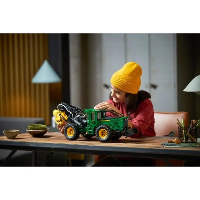 Lego 42157 Техник Трелевочный трактор John Deere 948L-II — изображение 9
