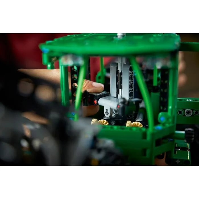 Lego 42157 Техник Трелевочный трактор John Deere 948L-II — изображение 12