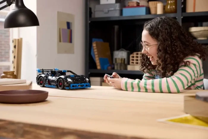 Lego 42176 Техник Гоночный Porsche GT4 e-Performance — изображение 6