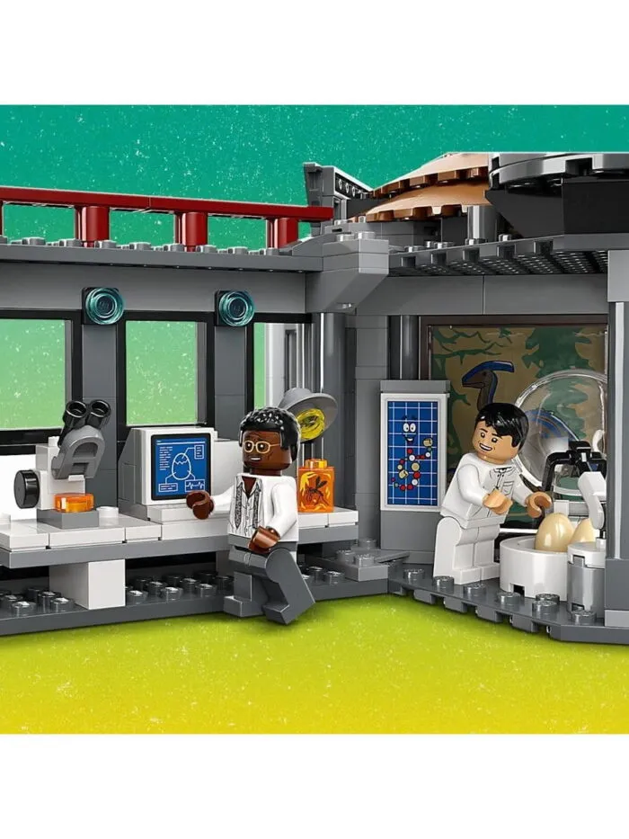 Lego 76961 Jurassic World Центр для посетителей: Т-рекс против Раптора — изображение 5