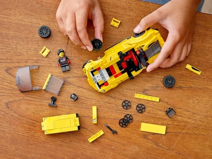 Lego 76901 Speed Champions Toyota GR Supra - Image 2