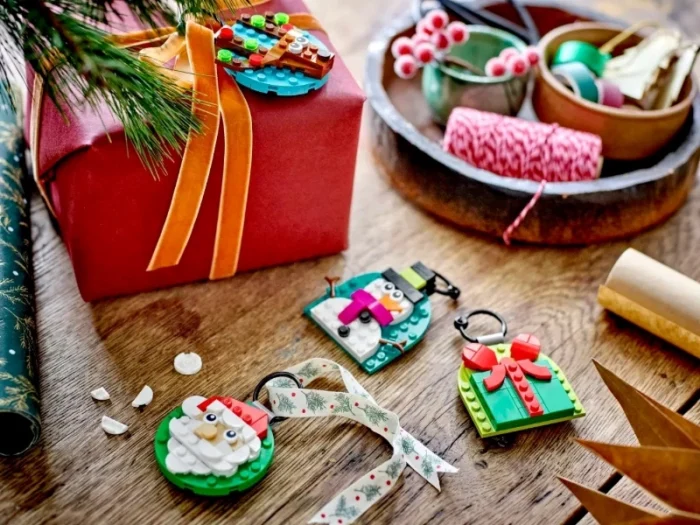 Lego 40744 Iconic Набор новогодних украшений — изображение 3