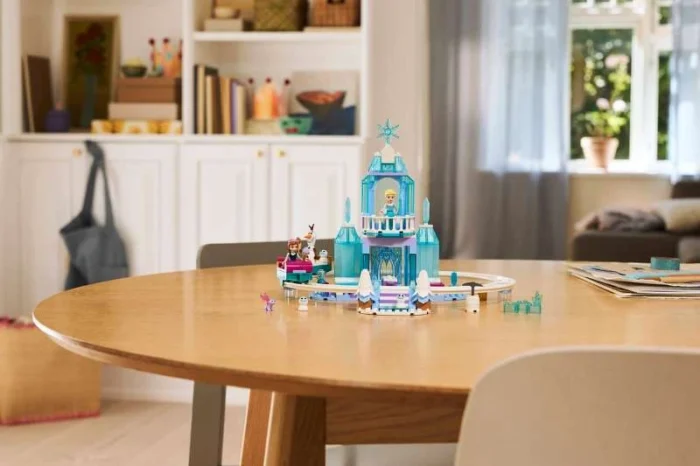 Lego 43281 Принцессы Дисней Ледяной замок Эльзы и снежная горка - Image 6