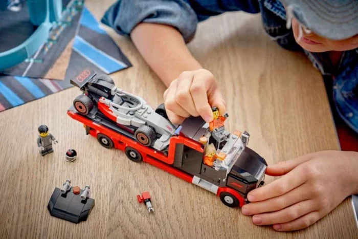 Lego 60493 Город Выставочный F1® с болидом Audi F1® — изображение 6