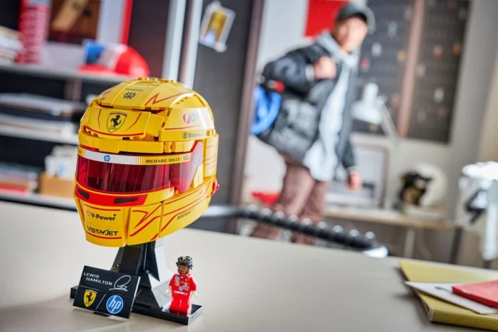 Lego 43022 Editions Formula 1 Шлем Льюиса Хэмилтона Scuderia Ferrari HP — изображение 5